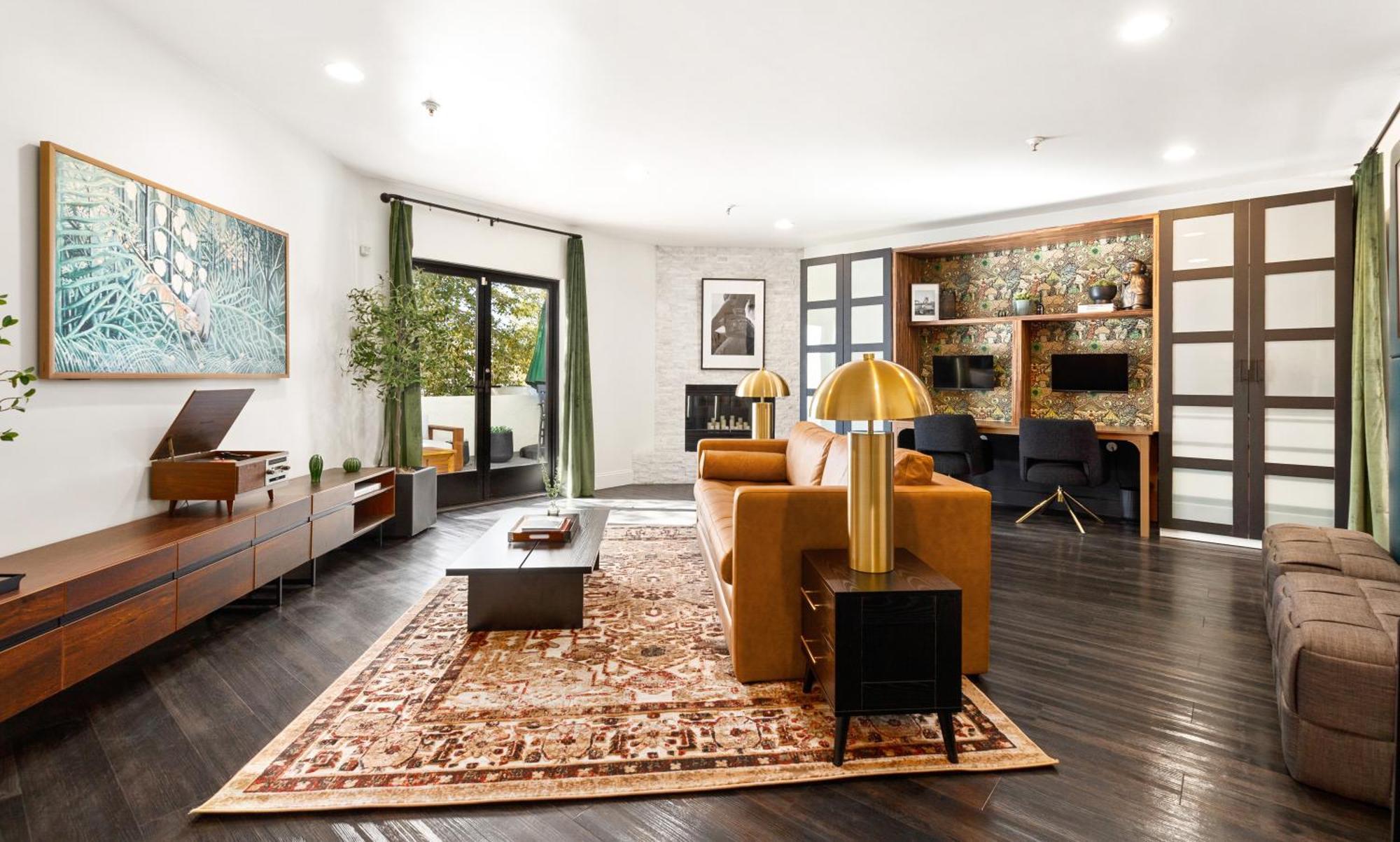 Chic 3br Escape Steps From Old Town Bars Free Parking Apartment *