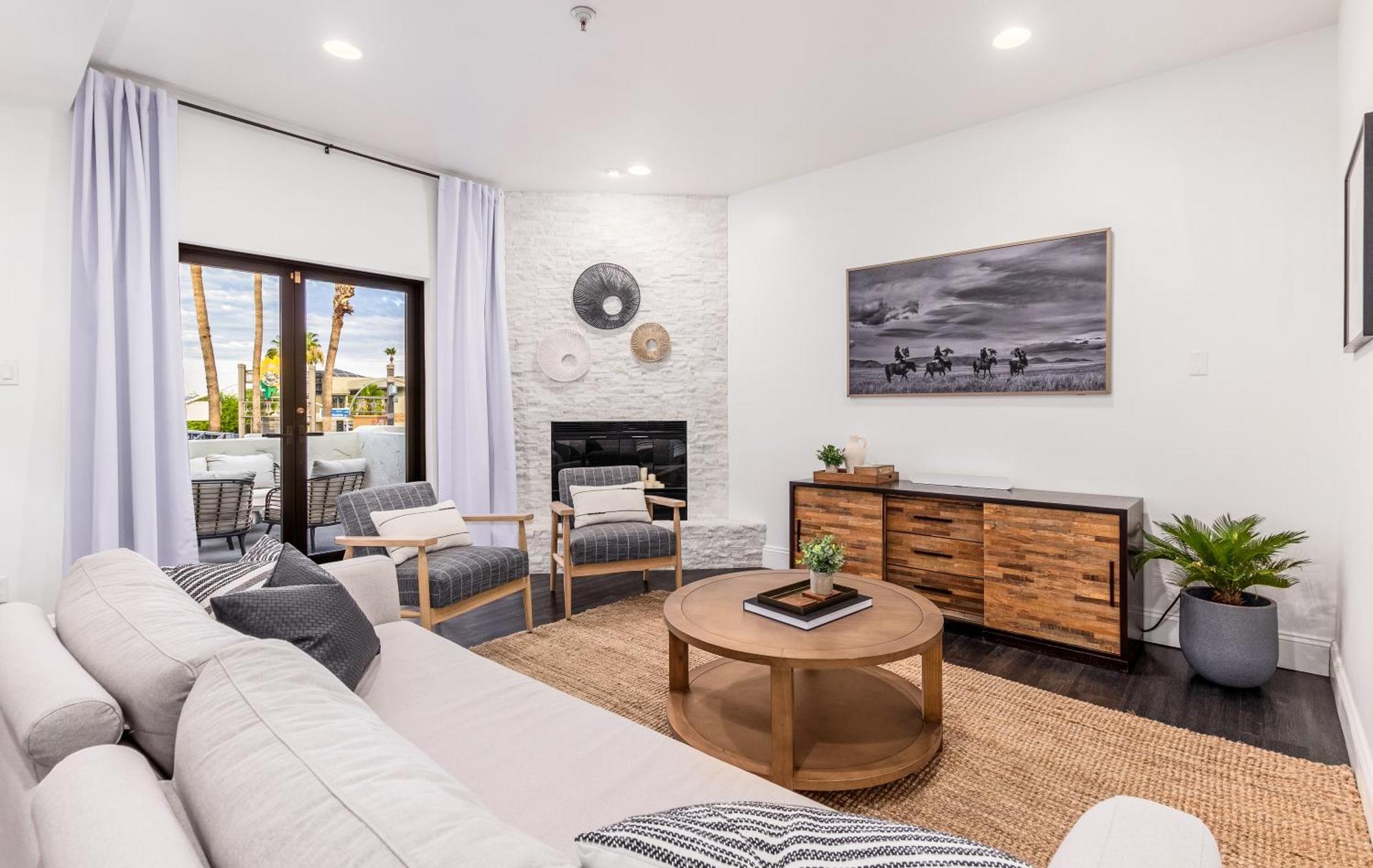 Apartment Chic 3br Escape Steps From Old Town Bars Free Parking